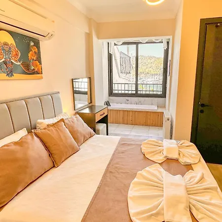 Royalis Boutique By Mykonut Hotel 3*