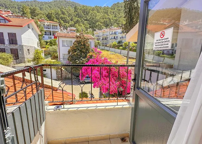 Отель Royalis Boutique 3*