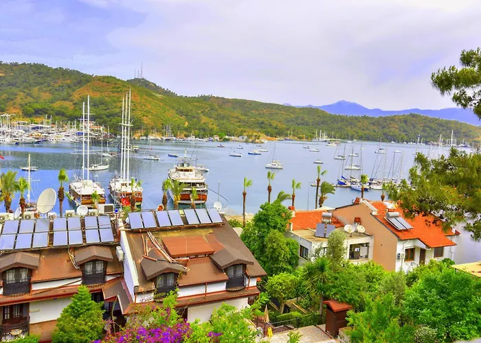 Royalis Boutique Hotel 3*