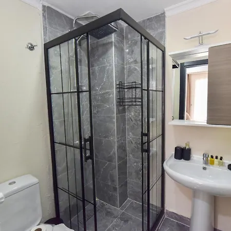 Royalis Boutique Hotel 3*