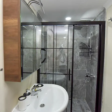 Royalis Boutique Φετιγιέ