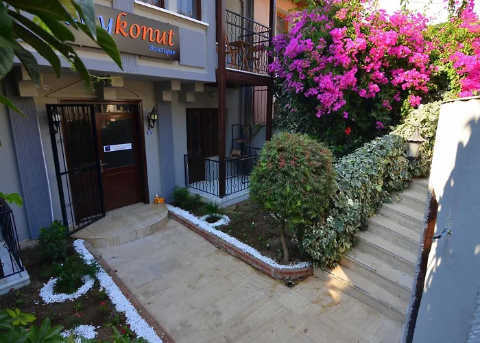 Royalis Boutique Hotell 3*