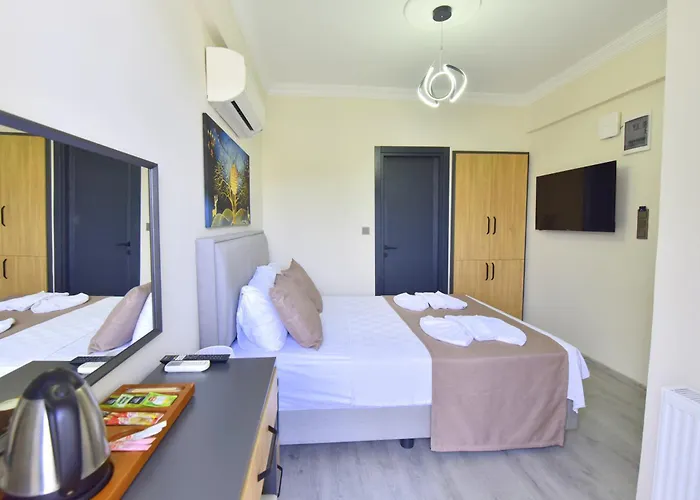 Royalis Boutique Hotel 3*